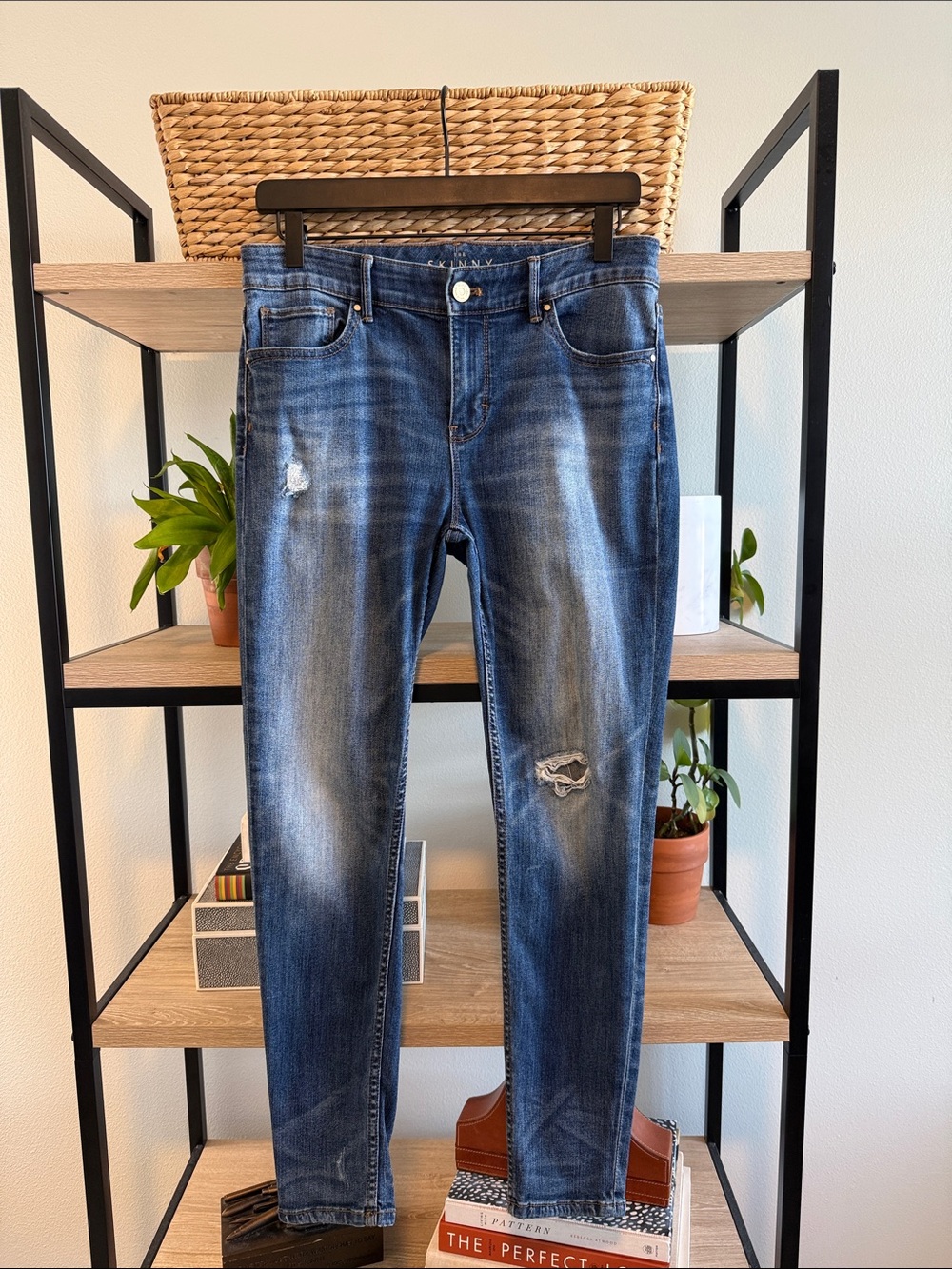 White House Black Market Mid-Rise The Skinny Ankle Distressed Denim Jeans, 6P